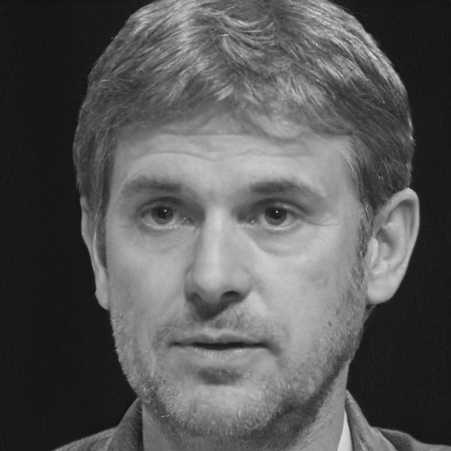 Portrait de Michel Dubois, expert financier